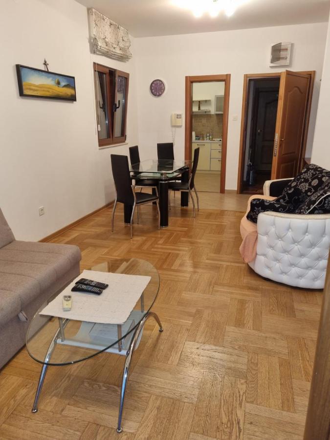 Apartments Sneza Рісан Екстер'єр фото