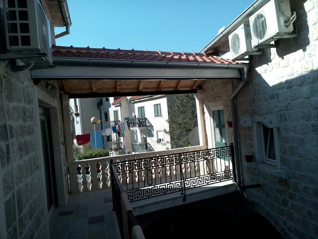 Apartments Sneza Рісан Екстер'єр фото