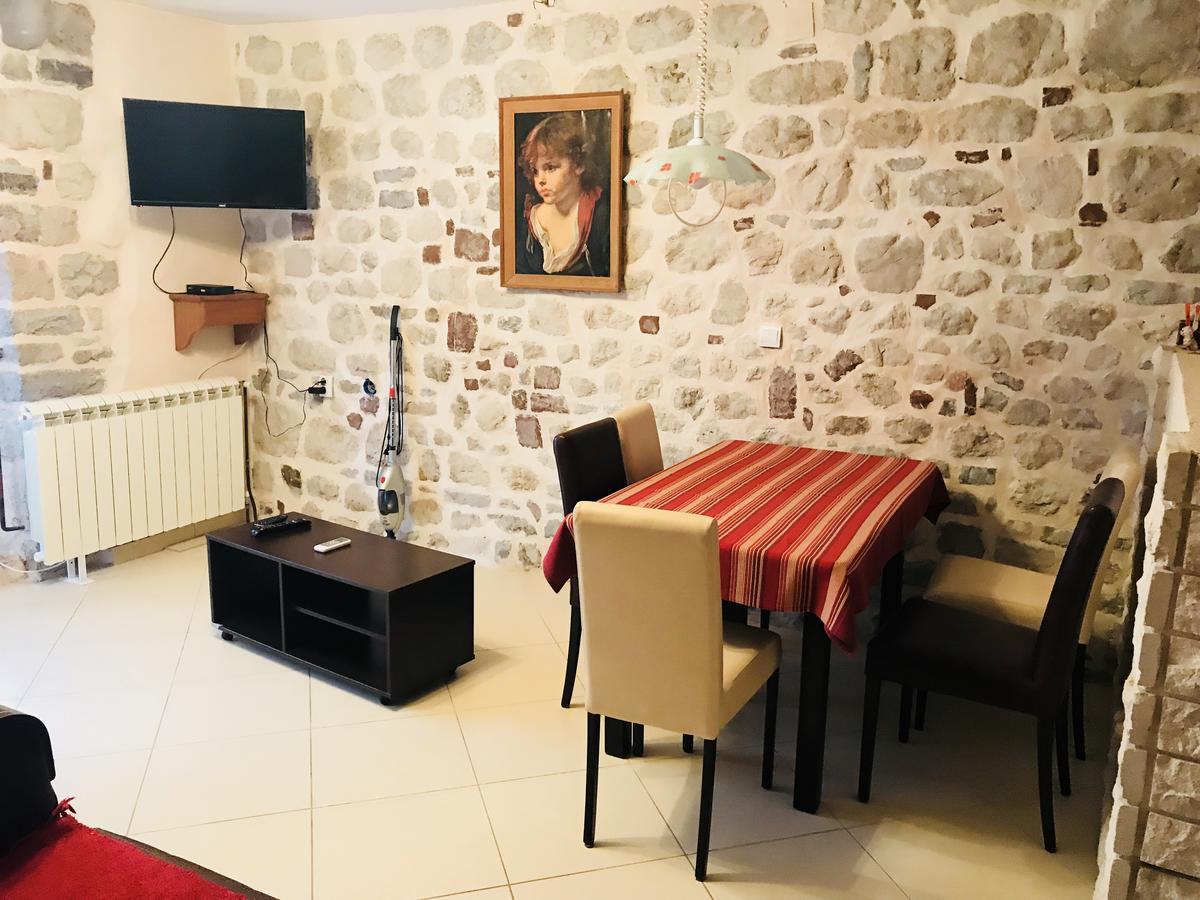 Apartments Sneza Рісан Екстер'єр фото